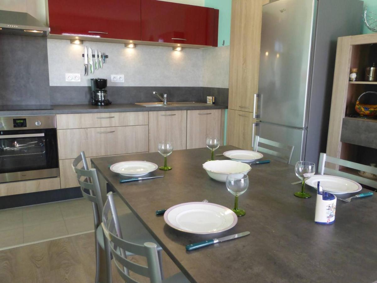 Appartement 2 Pieces Avec Balcon, Parking Et Proche Plage A Saint-Gilles-Croix-De-Vie - Fr-1-224-587 Zewnętrze zdjęcie